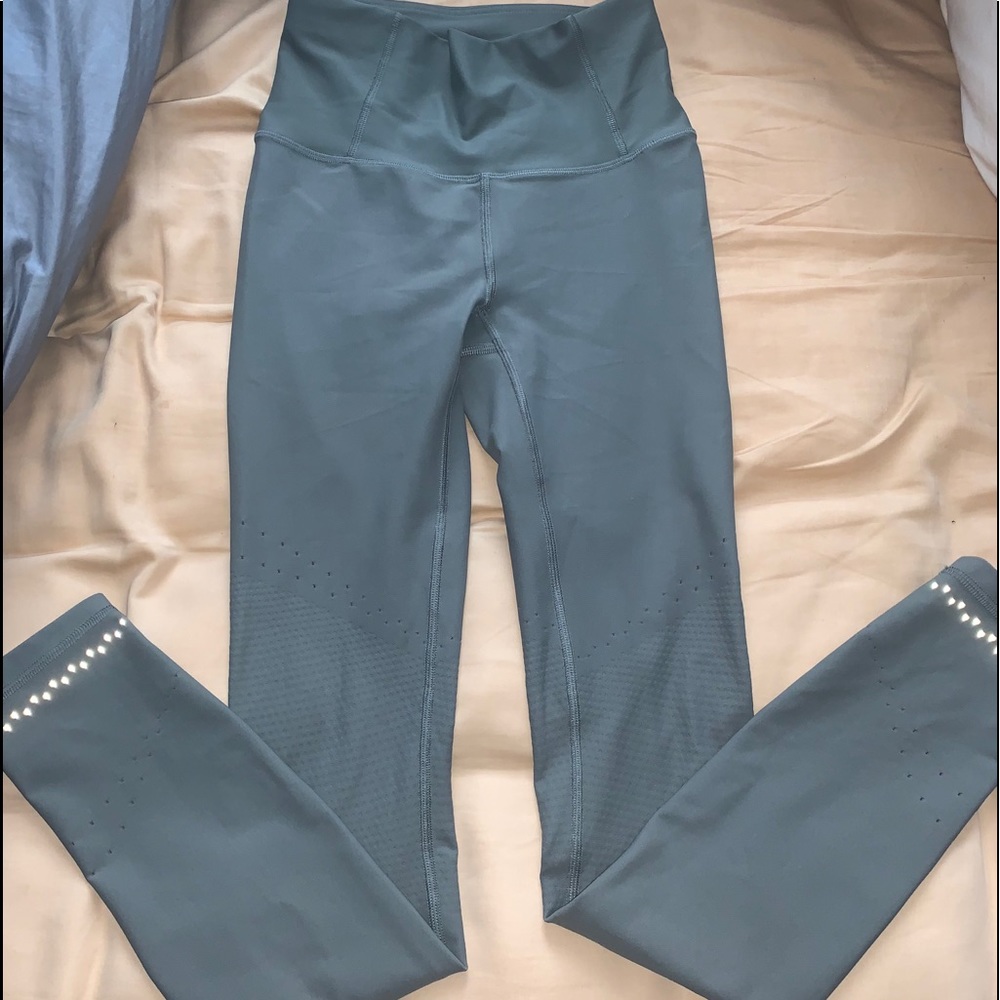 Olive green Lulu Lemon leggings ! size 4